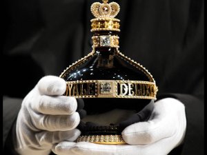 Vuelos a Londres: botella de licor de 1.4 millones de Euros. Foto EFE